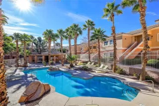 Photo #5: 2550291 Listing