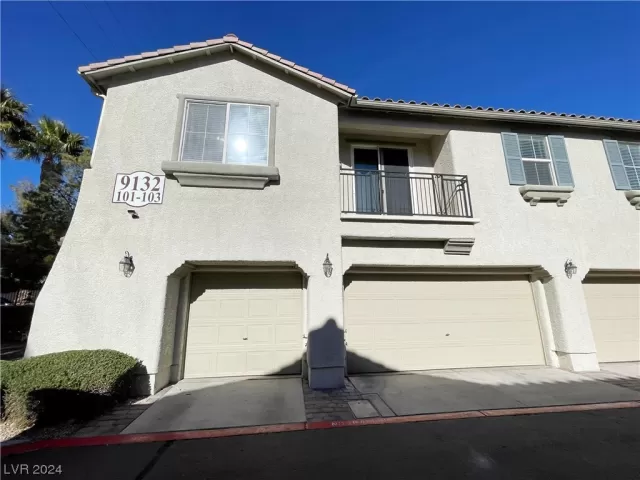 MLS: 2550304 Condo For Sale