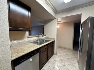 Photo #4: 2550307 Listing 