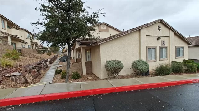 MLS: 2550312 Condo For Sale