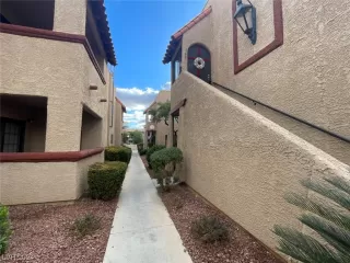 Photo #1: 2550325 Listing 