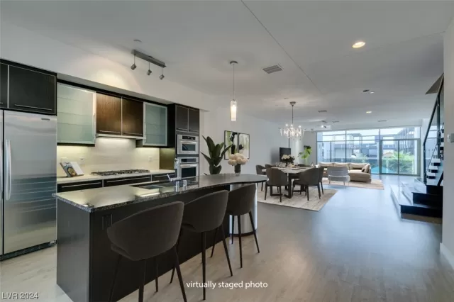 MLS: 2550334 Condo For Sale