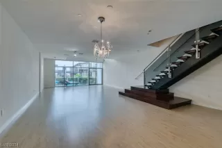 Photo #5: 2550334 Listing