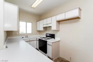 Photo #4: 2550343 Listing