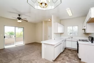 Photo #5: 2550343 Listing