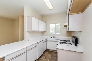 Photo #6: 2550343 Listing