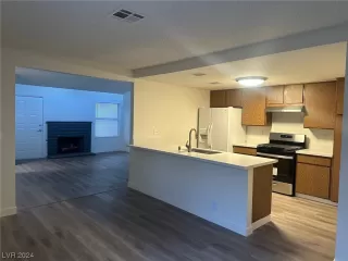 Photo #4: 2550380 Listing 