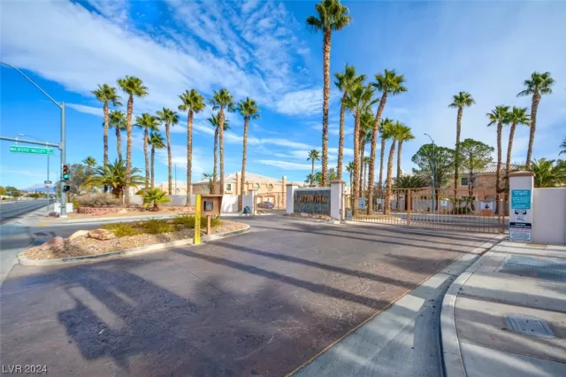 MLS: 2550396 Condo For Sale