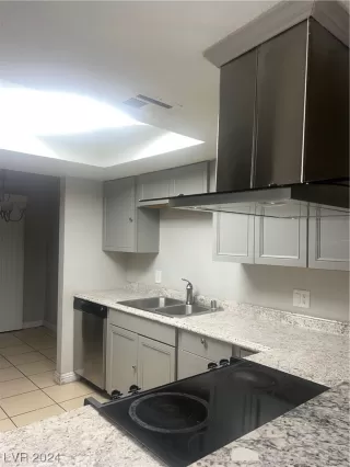 Photo #2: 2550398 Listing 