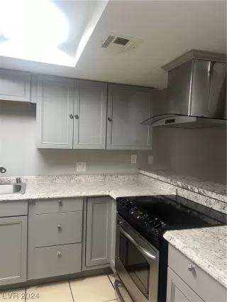 Photo #3: 2550398 Listing 