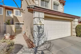 Photo #3: 2550406 Listing