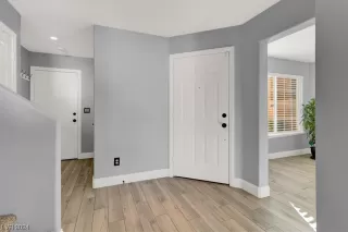 Photo #6: 2550406 Listing