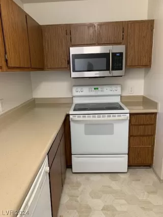 Photo #4: 2550432 Listing