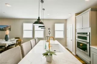 Photo #3: 2550434 Listing