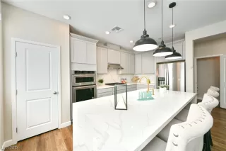 Photo #4: 2550434 Listing