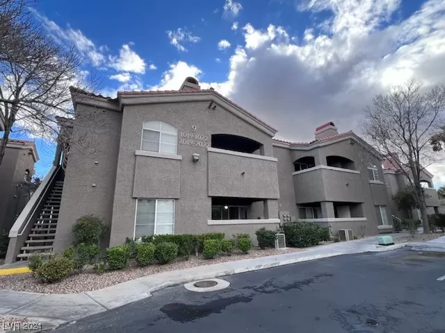 MLS: 2550438 Condo For Sale