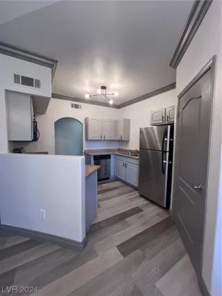 Photo #3: 2550438 Listing 