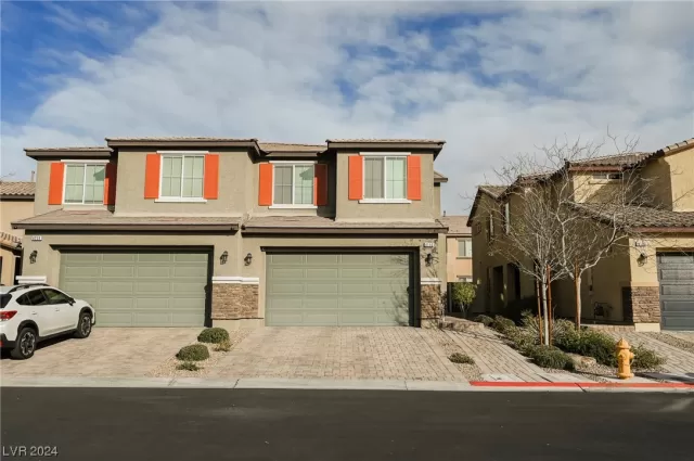 MLS: 2550467 Condo For Sale