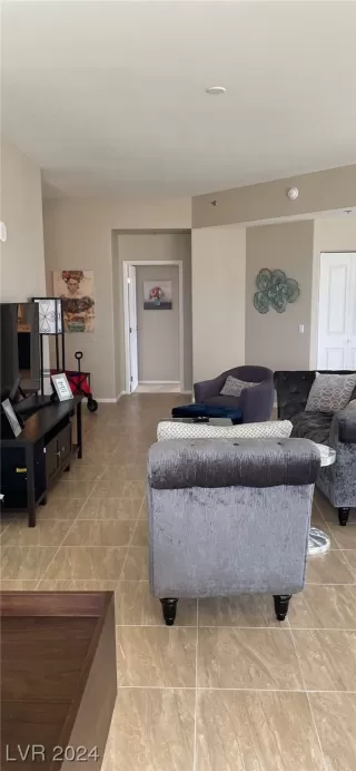 Photo #2: 2550537 Listing 