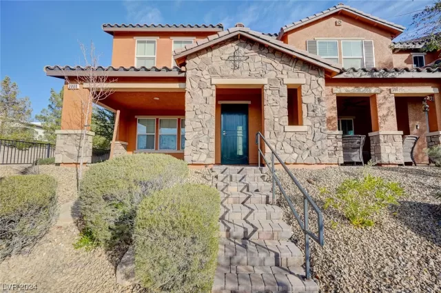 MLS: 2550566 Condo For Sale