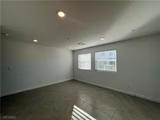 Photo #4: 2550582 Listing 