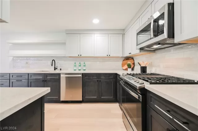 MLS: 2550609 Condo For Sale