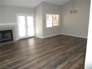 Photo #1: 2550610 Listing