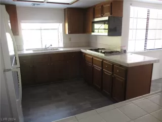 Photo #3: 2550610 Listing