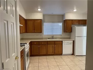 Photo #3: 2550612 Listing 