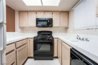 Photo #4: 2550623 Listing 