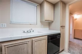 Photo #5: 2550623 Listing 