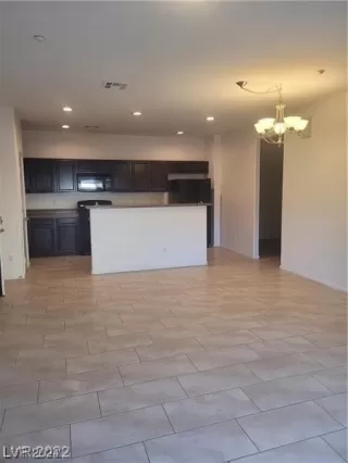 Photo #6: 2550653 Listing