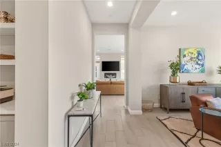 Photo #1: 2550657 Listing