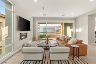 Photo #2: 2550657 Listing