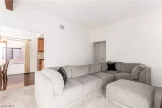 Photo #5: 2550667 Listing