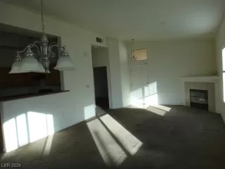 Photo #4: 2550687 Listing