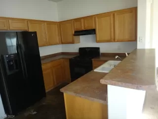 Photo #5: 2550687 Listing