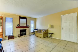 Photo #4: 2550712 Listing