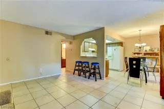 Photo #5: 2550712 Listing