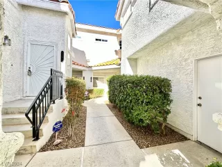 Photo #4: 2550714 Listing