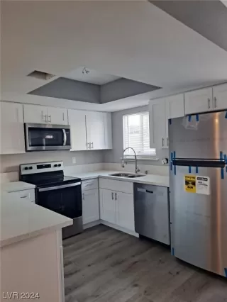 Photo #4: 2550720 Listing