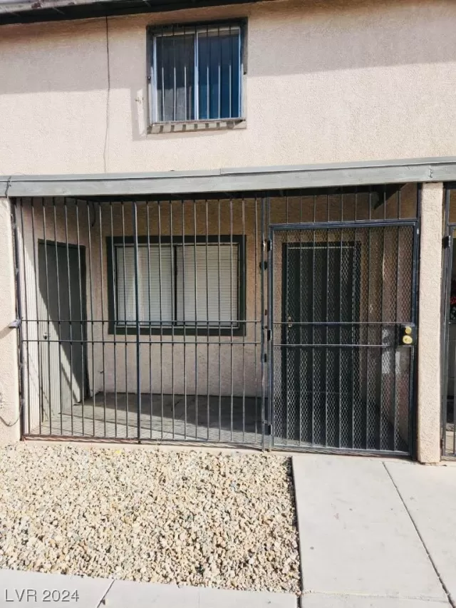 MLS: 2550726 Condo For Sale