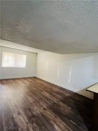 Photo #3: 2550726 Listing 