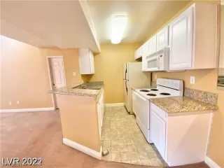 Photo #5: 2550737 Listing