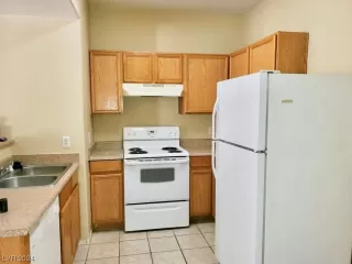 Photo #5: 2550748 Listing 