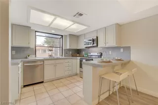 Photo #6: 2550752 Listing 