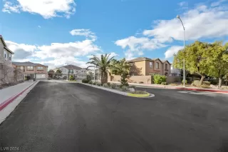 Photo #3: 2550766 Listing