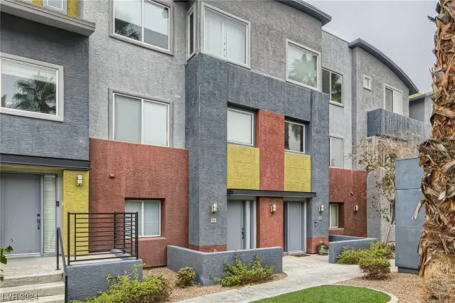 MLS: 2550771 Condo For Sale