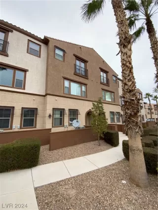 Photo #1: 2550778 Listing 