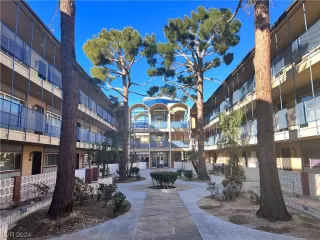 Photo #2: 2550784 Listing